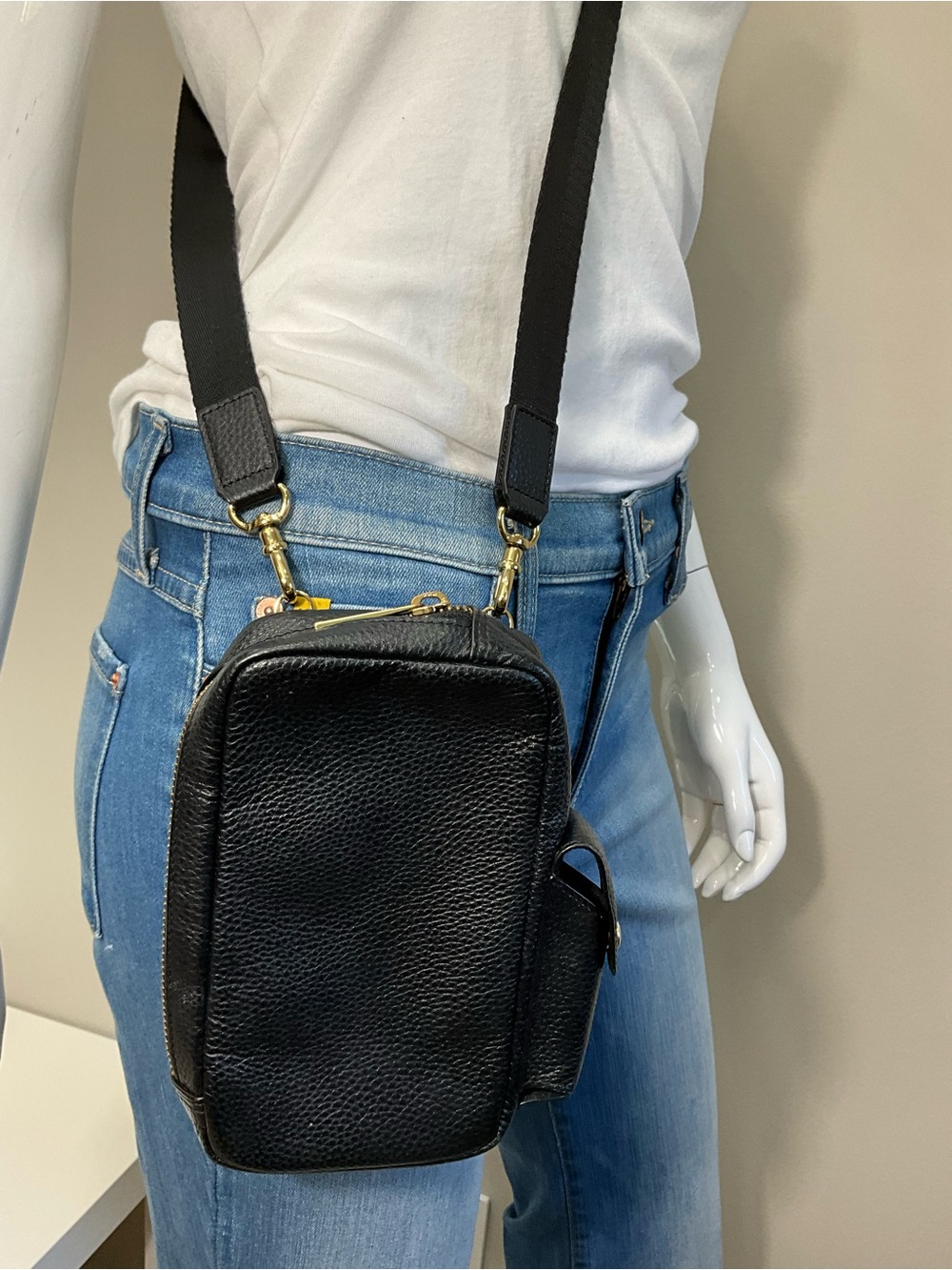 BANDOLIER Black Pebbled Leather Crossbody Phone Bag Gold Hardware Zip Top - Picture 2 of 10